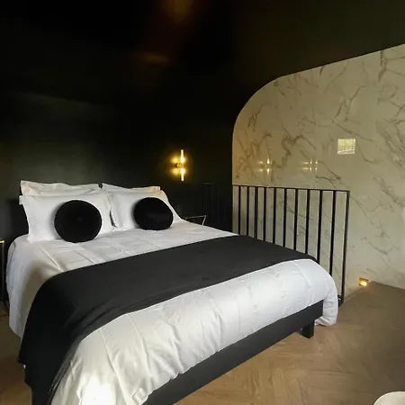 La Croisee Des Sens *